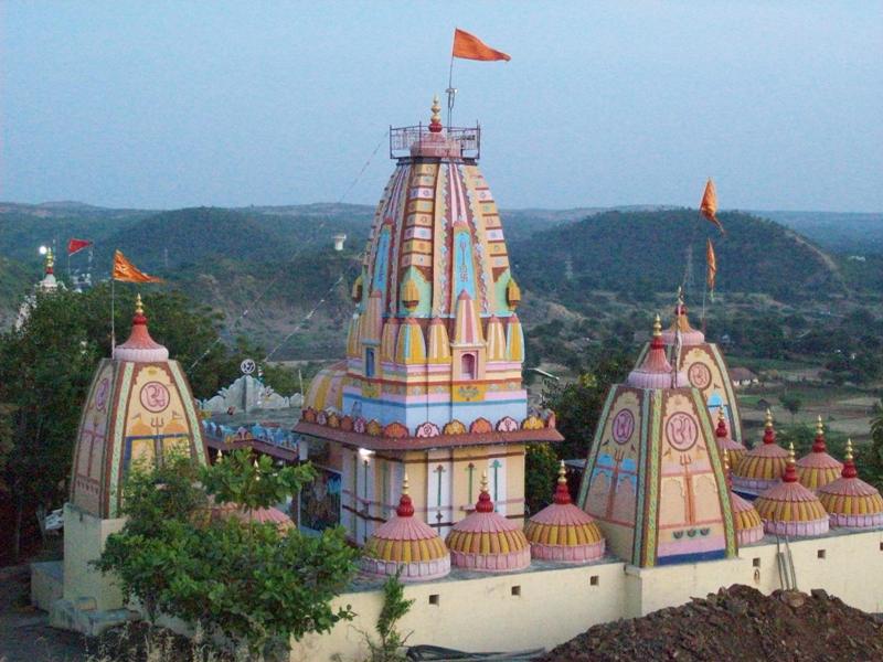 Mahadev sanctum decorated for darshan